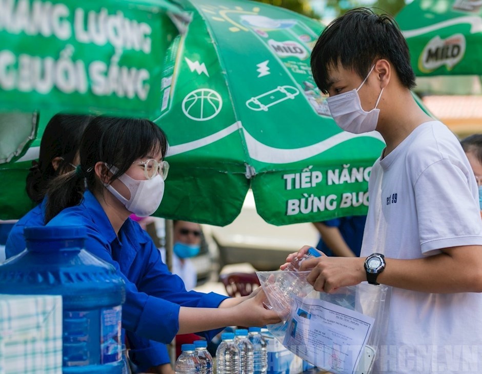 Tăng cường giáo dục lý tưởng cách mạng khơi dậy khát vọng cống hiến cho thanh niên thiếu niên