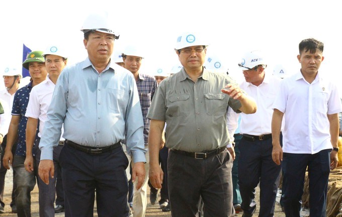 Thủ tướng Phạm Minh Chính yêu cầu các nhà thầu đẩy nhanh tiến độ thi công các hạng mục nhà ga sân bay, đường cất - hạ cánh thứ 2 sân bay Long Thành