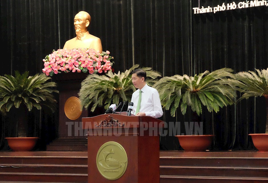 Phó Chủ tịch UBND TP Trần Vĩnh Tuyến phát biểu tại hội nghị