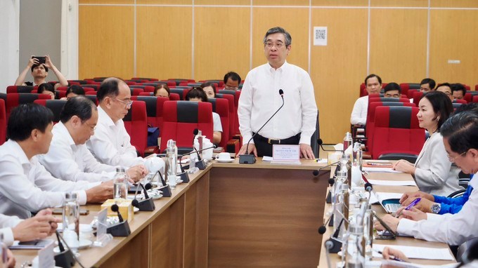 Đồng chí Nguyễn Phước Lộc phát biểu kết luận tại buổi khảo sát về đầu tư công trong lĩnh vực y tế trên địa bàn TPHCM, chiều ngày 2/10. (Ảnh: SGGP)