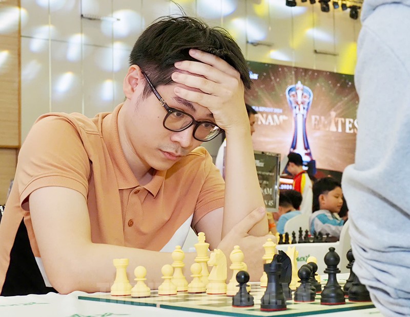 Kỳ thủ Lê Tuấn Minh xuất sắc vượt qua Lê Quang Liêm để giành ngôi vô địch bảng mở rộng thuyết phục