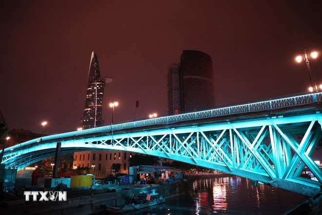 Di tích kiến trúc nghệ thuật cấp thành phố Cầu Mống, cây cầu lâu đời nhất Thành phố Hồ Chí Minh, nối từ trung tâm Thành phố qua Quận 4 (cũ), được xây dựng vào năm 1893-1894. (Ảnh: TTXVN)