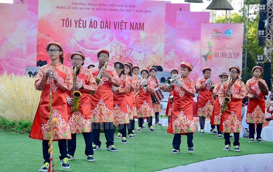 Các em thiếu nhi TP cũng tham gia đồng diễn