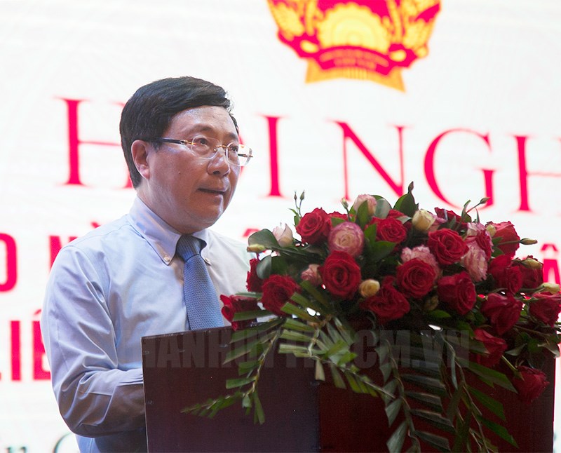 Phó Thủ tướng Thường trực Chính phủ Phạm Bình Minh phát biểu chỉ đạo Hội nghị.