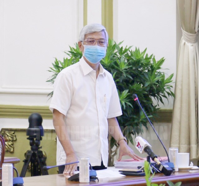 Phó Chủ tịch UBND TP Võ Văn Hoan phát biểu tại phiên họp.