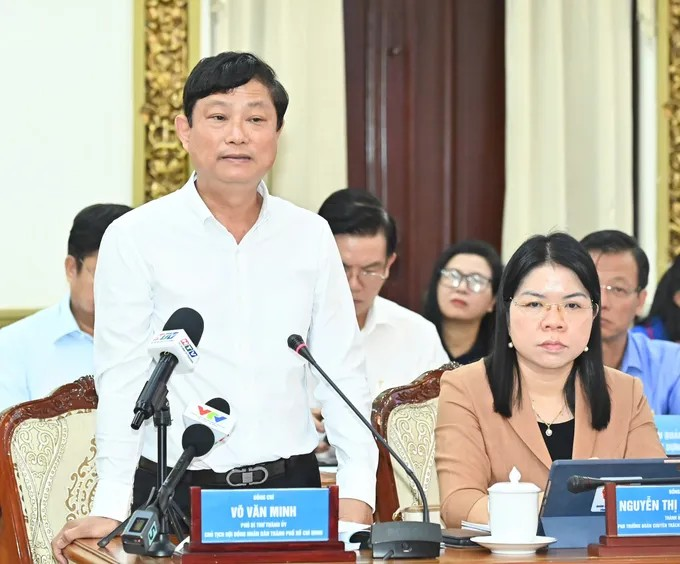 Đồng chí Võ Văn Minh, Phó Bí thư Thành ủy, Chủ tịch HĐND TPHCM phát biểu. (Ảnh: SGGP)