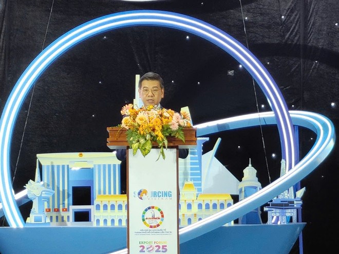 Ông Nguyễn Văn Dũng - Phó Chủ tịch Uỷ ban Nhân dân Thành phố Hồ Chí Minh phát biểu khai mạc.