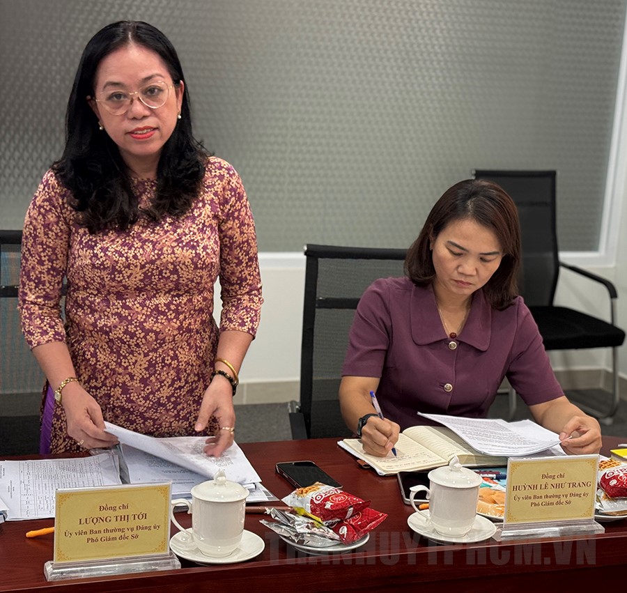 Đồng chí Lượng Thị Tới báo cáo tại khảo sát