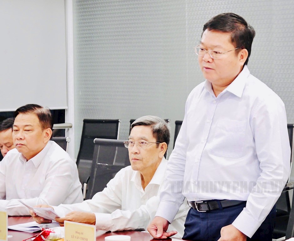 Bí thư Đảng ủy Sở, Giám đốc Sở LĐTBXH TPHCM Lê Văn Thinh phát biểu tại buổi làm việc