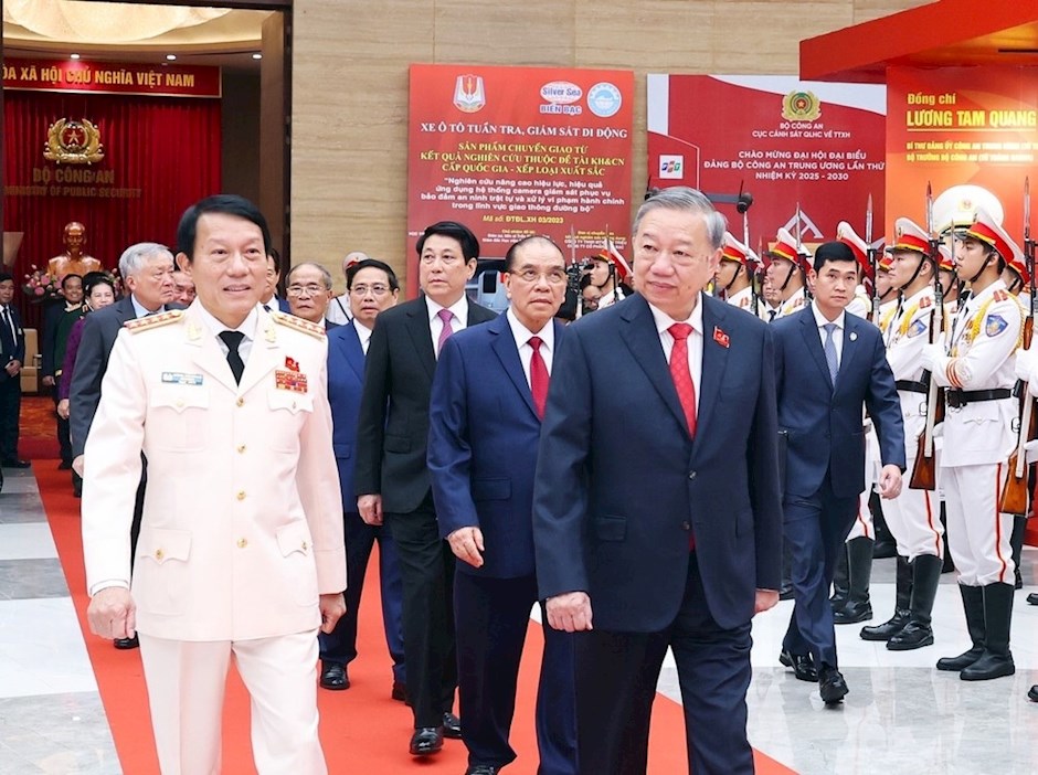Tổng Bí thư Tô Lâm cùng các đại biểu tới dự đại hội. Ảnh: BỘ CÔNG AN