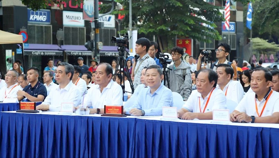 C&aacute;c đại biểu tham dự m&iacute;t tinh ph&aacute;t động Ng&agrave;y Sức khỏe to&agrave;n d&acirc;n (7-4) tại Phố đi bộ Nguyễn Huệ