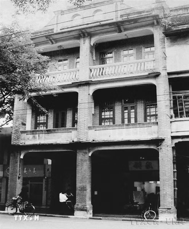 Ngôi nhà số 13/1, nay là số 248-250, đường Văn Minh, thành phố Quảng Châu, Trung Quốc, trụ sở của Hội Việt Nam Cách mạng Thanh niên, nơi Nguyễn Ái Quốc mở các lớp huấn luyện đào tạo cán bộ cho cách mạng Việt Nam từ năm 1925 - 1927. (Ảnh: Tư liệu/TTXVN phát)
