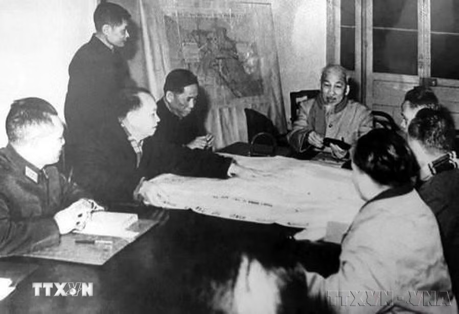 Tháng 1/1968, tại Hội nghị Ban chấp hành Trung ương Ðảng lần thứ 14 đã thông qua Nghị quyết tháng 12/1967 của Bộ Chính trị, quyết định thực hiện tổng công kích - tổng khởi nghĩa để giành thắng lợi quyết định cho sự nghiệp kháng chiến chống Mỹ, cứu nước. (Ảnh: TTXVN)