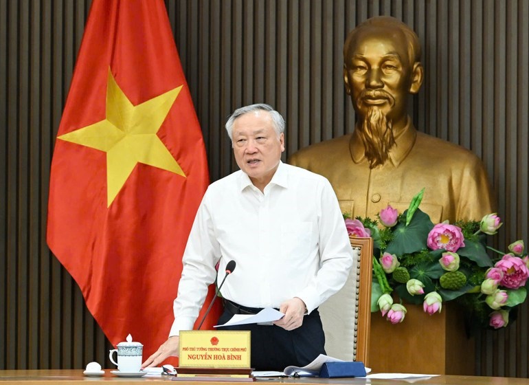 Nhấn vào ảnh để phóng to Đồng chí Nguyễn Hòa Bình phát biểu chỉ đạo Hội nghị.