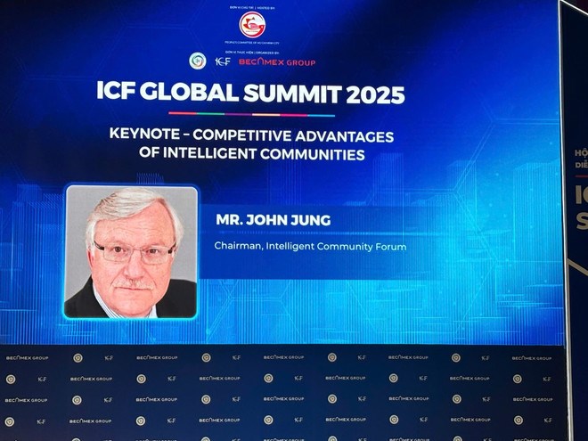 Giới thiệu bài phát biểu của Ông John G. Jung - Nhà sáng lập ICF tại Hội nghị ICF 2025. (Ảnh: Vietnam+)