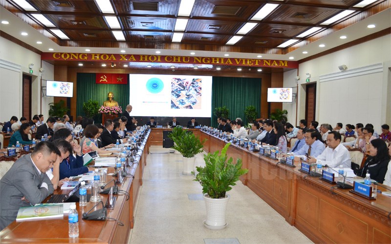 Hội nghị lãnh đạo TPHCM gặp gỡ chuyên gia trí thức, doanh nhân kiều bào hiến kế xây dựng “Trung tâm Tài chính”, “Đô thị sáng tạo”.
