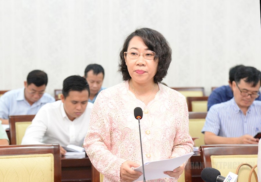 Đồng chí Hàng Thị Thu Nga phát biểu tại Hội thảo
