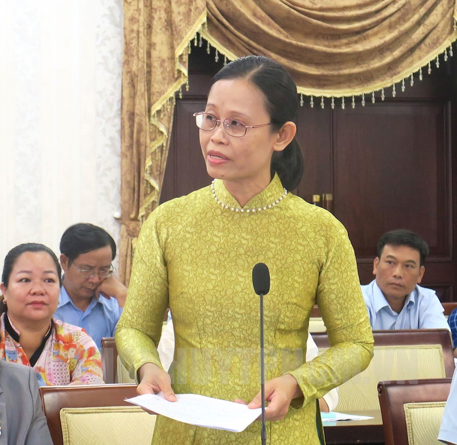 Trưởng Ban Tuyên giáo Thành ủy Thủ Đức Nguyễn Thị Bé Hai phát biểu tại hội nghị