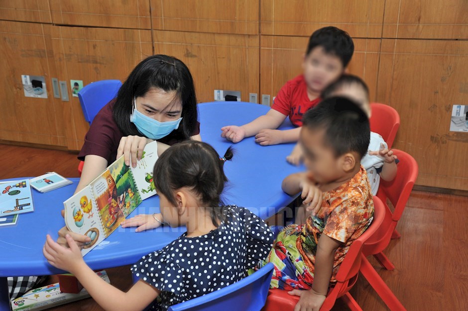 Trẻ tự kỷ được chăm sóc, điều trị tại Phòng khám đa khoa Trường Đại học Y khoa Phạm Ngọc Thạch