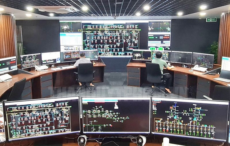 Trung tâm Điều khiển 2 được lắp đặt tại tầng 9 của Tòa nhà làm việc của Công ty Điện lực Tân Bình, số 117 đường Phổ Quang, quận Tân bình, TPHCM.
