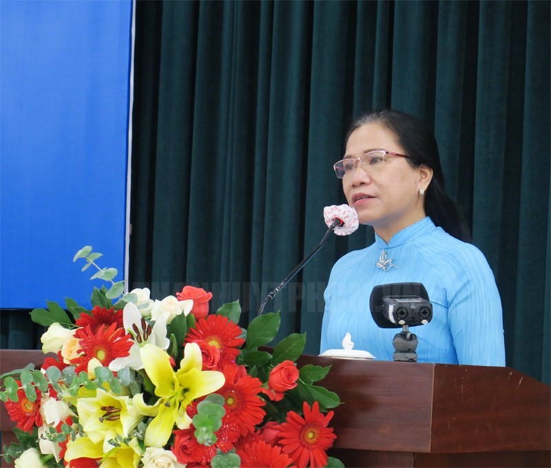 Phó Trưởng Ban Tuyên giáo Thành ủy Nguyễn Thị Thu Hoài phát biểu tại tọa đàm.