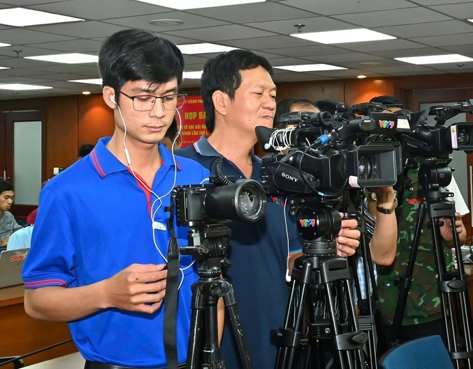 Đông đảo phóng viên báo, đài tham dự họp báo. (Ảnh: SGGP)