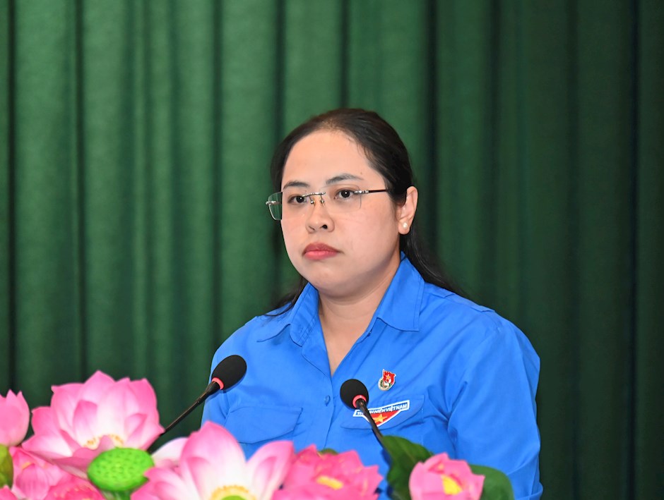 Phó Bí thư Thành đoàn, Chủ tịch Hội đồng Đội TPHCM Trịnh Thị Huyền Trân trình bày chương trình hành động. Ảnh: VIỆT DŨNG