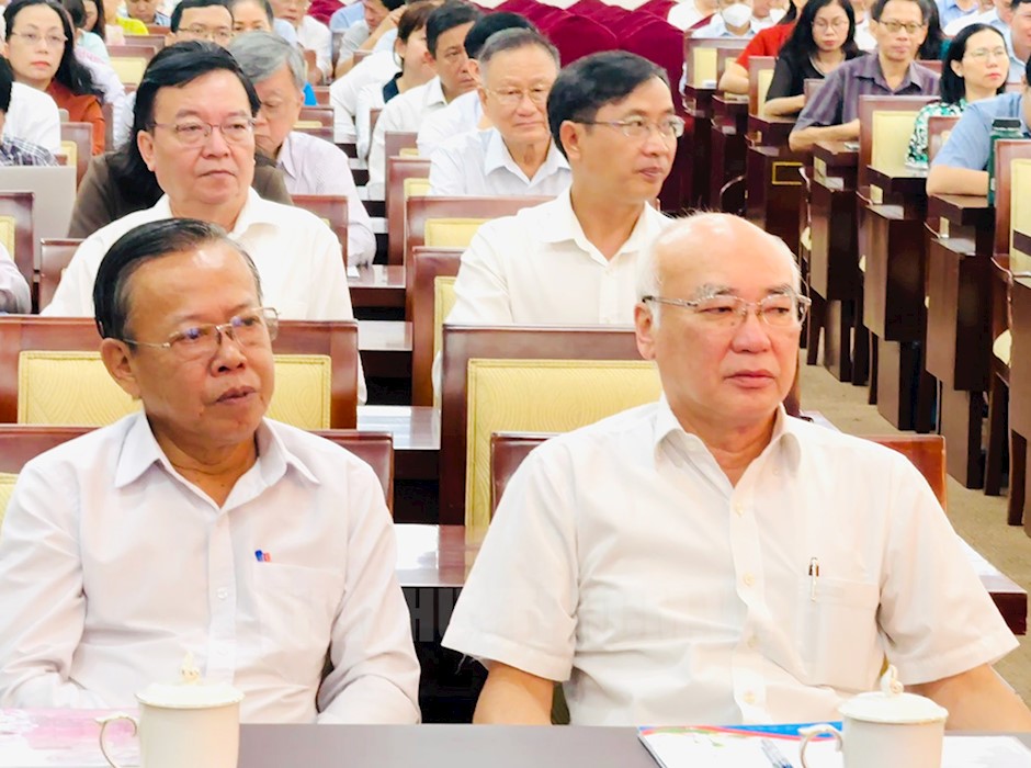 Trưởng ban Tuyên giáo Thành ủy TP Phan Nguyễn Như Khuê và Bí thư Thành ủy TP Thủ Đức Nguyễn Hữu Hiệp cùng các đại biểu tham dự hội nghị tại điểm cầu TPHCM.