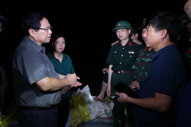 Thủ tướng đề nghị các lực lượng phân công nhiệm vụ hợp lý, có cách làm khoa học, hiệu quả nhất, kịp thời phát hiện, ứng phó, khắc phục kịp thời các sự cố dù nhỏ nhất ngay khi mới xảy ra. (Ảnh: VGP)