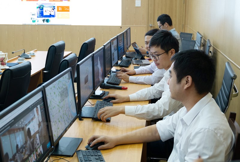 Xây dựng và quản lý hệ thống báo cáo thuộc phạm vi của Sở GD - ĐT bằng công cụ thông minh, trực tuyến.