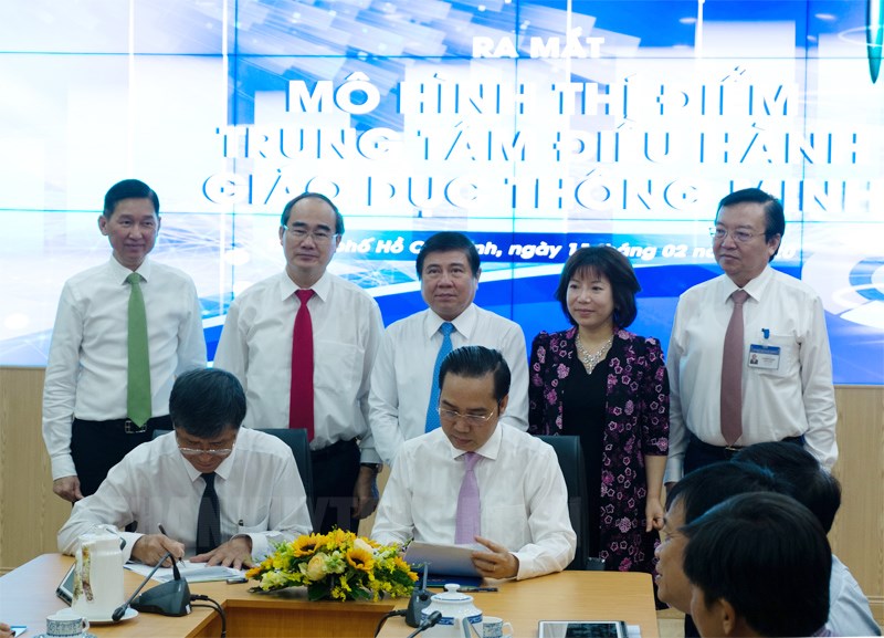 Ký kết thỏa thuận hợp tác triển khai mô hình Trung tâm điều hành giáo dục thông minh.
