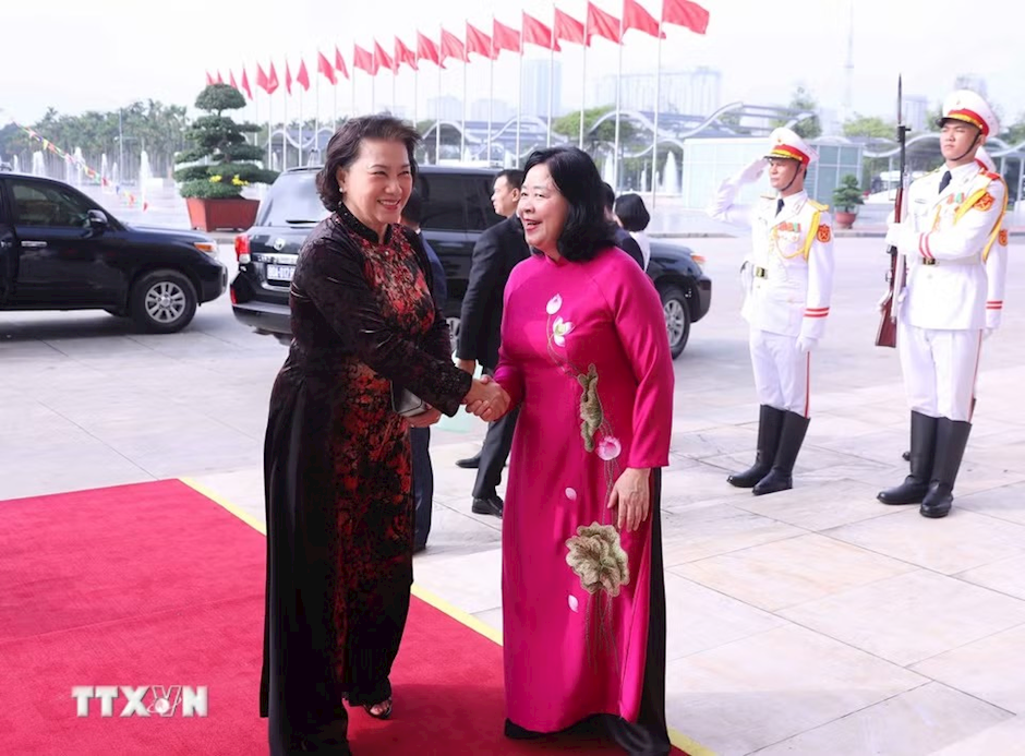 Nguyên Chủ tịch Quốc hội Nguyễn Thị Kim Ngân đến dự phiên khai mạc trọng thể Đại hội XI Mặt trận Tổ quốc Việt Nam. (Ảnh: Văn Điệp/TTXVN)