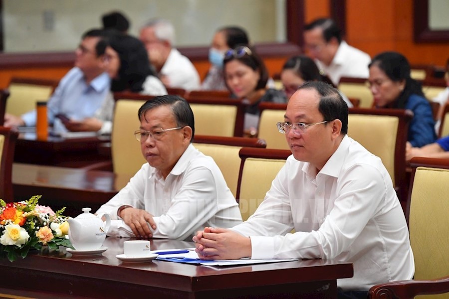 Đồng chí Nguyễn Hồ Hải cùng các đại biểu tham dự tại điểm cầu TPHCM