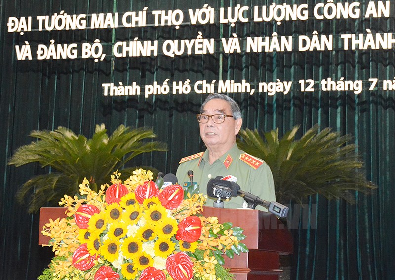 Đồng chí Lê Hồng Anh phát biểu tại Hội thảo. (Ảnh: Đan Như)