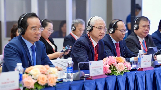 Đồng chí Nguyễn Văn Được, Ủy viên Trung ương Đảng, Phó Bí thư Thành ủy, Chủ tịch UBND TPHCM tiếp xã giao Đoàn công tác của Italy