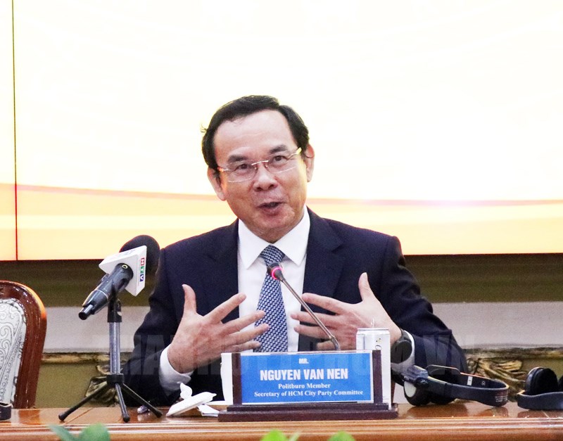 Bí thư Thành ủy TPHCM Nguyễn Văn Nên phát biểu tại buổi gặp gỡ. (Ảnh: Thy Dương)