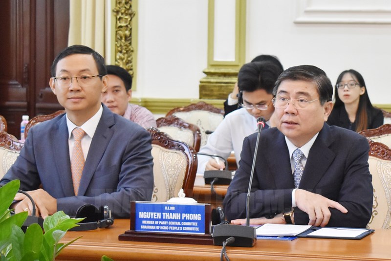 Chủ tịch UBND TPHCM Nguyễn Thành Phong phát biểu tại buổi làm việc.