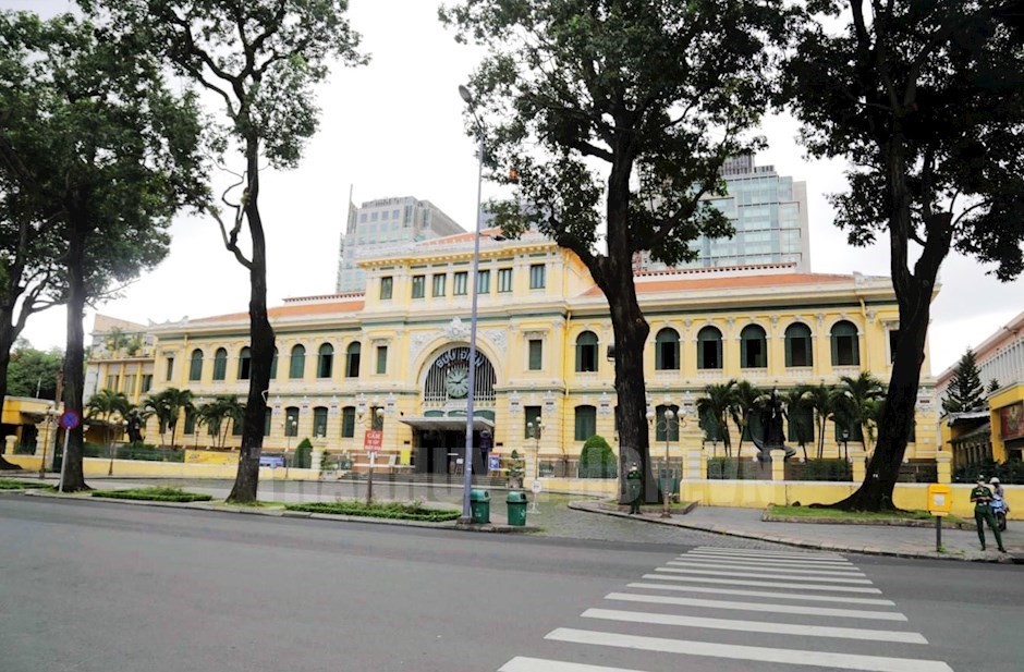 Hơn lúc nào hết, việc ý thức chấp hành các quy định phòng chống dịch của mỗi người góp phần quan trọng vào kết quả thực hiện Chỉ thị 16. (Ảnh: Việt Phan)