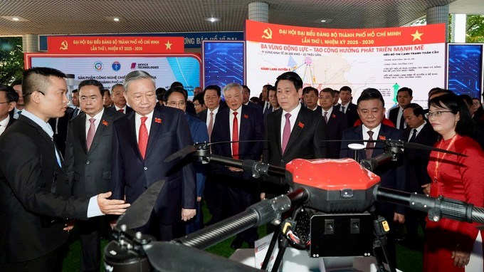 Tổng Bí thư Tô Lâm và các đồng chí lãnh đạo, nguyên lãnh đạo Đảng, Nhà nước, bộ ngành Trung ương và TPHCM tham quan không gian triển lãm