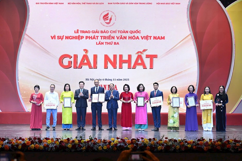 Lễ trao Giải Báo chí toàn quốc “Vì sự nghiệp phát triển Văn hóa, Thể thao và Du lịch” lần thứ 3 năm 2025. (Ảnh: Báo Nhân Dân)