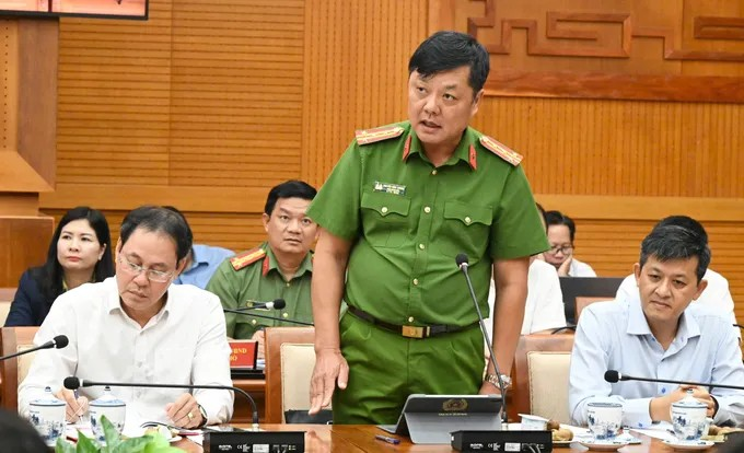 Đại diện lãnh đạo các cơ quan, đơn vị phát biểu tại hội nghị. Ảnh: VIỆT DŨNG