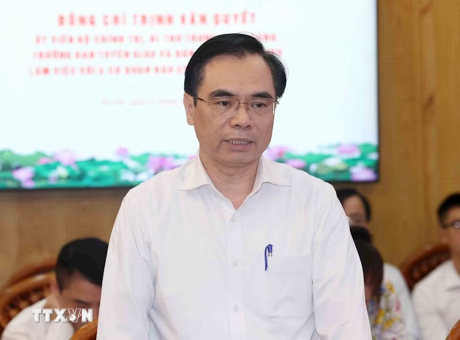 Đồng chí Dương Trung Ý, Ủy viên Trung ương Đảng, Tổng Biên tập Tạp chí Cộng sản phát biểu tại buổi làm việc. (Ảnh: TTXVN)