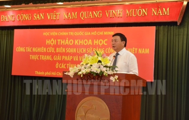 GS.TS Nguyễn Xuân Thắng, Ủy viên Trung ương Đảng, Giám đốc Học viện Chính trị Quốc gia Hồ Chí Minh phát biểu tại hội thảo
