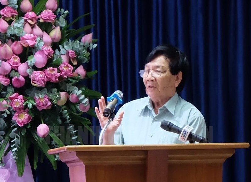 TS Nguyễn Hữu Nguyên, Hội Quy hoạch phát triển đô thị TPHCM phát biểu tham luận tại hội thảo.