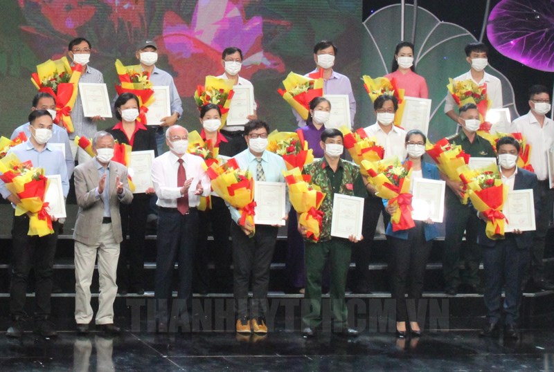 Nghệ sĩ nhiếp ảnh Nguyễn Trung Trực nhận Giải A Giải thưởng sáng tác, quảng bá tác phẩm văn học, nghệ thuật, báo chí chủ đề “Học tập và làm theo tư tưởng, đạo đức, phong cách Hồ Chí Minh” đợt II (giai đoạn 2015 – 2020).