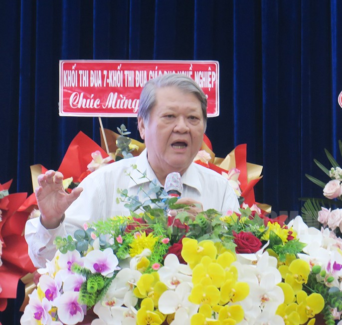 Phó Chủ tịch Hội Giáo dục nghề nghiệp TPHCM Trần Anh Tuấn phát biểu tại hội nghị