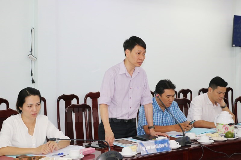 Trưởng ban Đô thị HĐND TP Trương Trung Kiên phát biểu tại buổi giám sát.