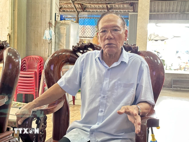Đảng viên Dương Văn Bé (quận Cái Răng, thành phố Cần Thơ) chia sẻ suy nghĩ, tình cảm của mình trước sự ra đi của Tổng Bí thư Nguyễn Phú Trọng. (Ảnh: TTXVN)