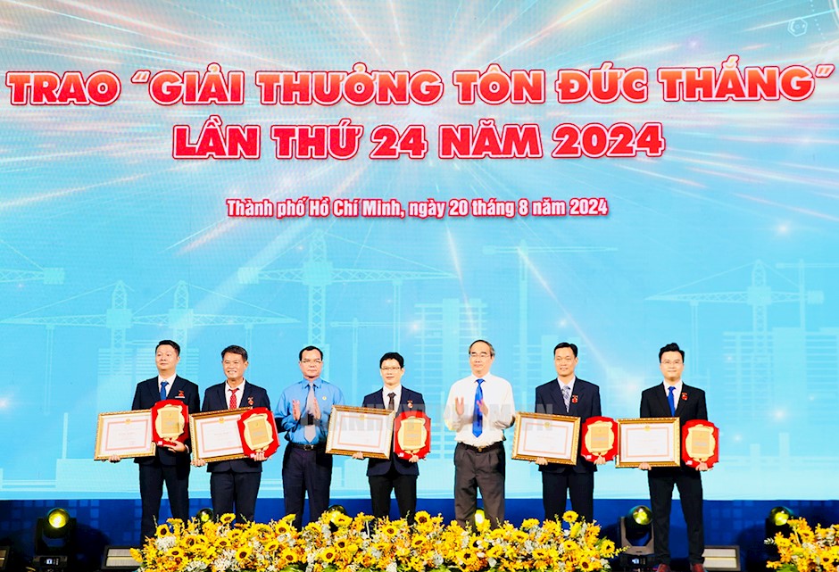 Những tấm gương tiêu biểu góp phần tích cực xây dựng, phát triển doanh nghiệp, giai cấp công nhân vững mạnh
