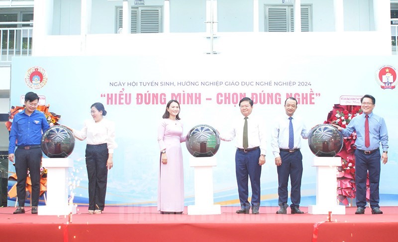 Ngành LĐ-TB&XH và ngành GD&ĐT TPHCM phát động Ngày hội Hướng nghiệp, phân luồng cho học sinh toàn TP.